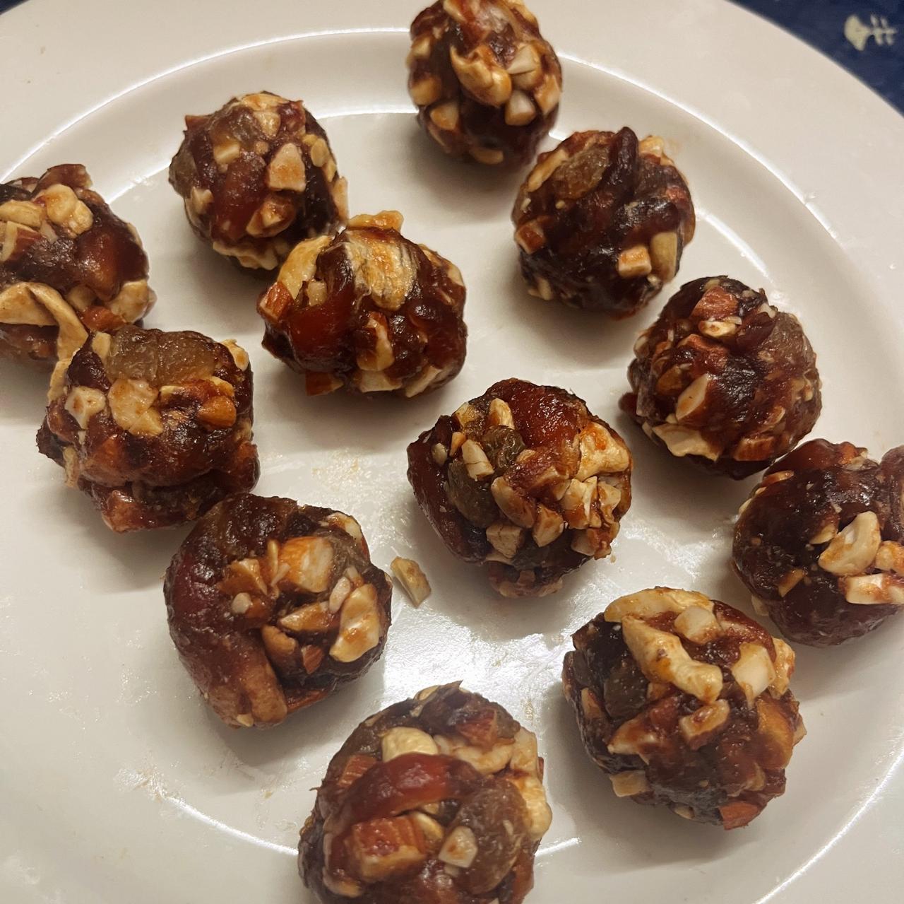 Dry Fruit & Dates Ladoo